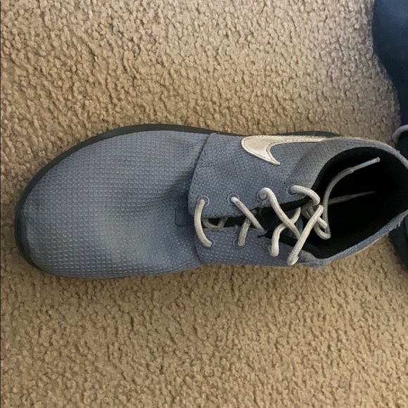 Nikes - Picture 2 of 2